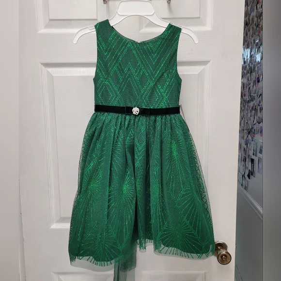green emerald velvet dress EMERALD DREAM SLEEVELESS MAXI DRESS – AKIRA